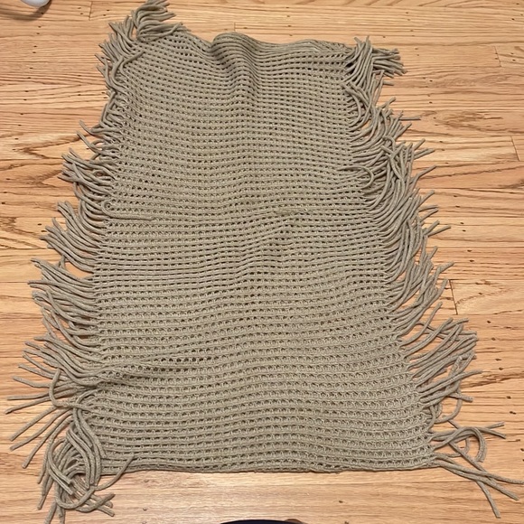 FREE WITH PURCHASE! Beige Knit Fringe Infinity Scarf —NWOT - Picture 3 of 3